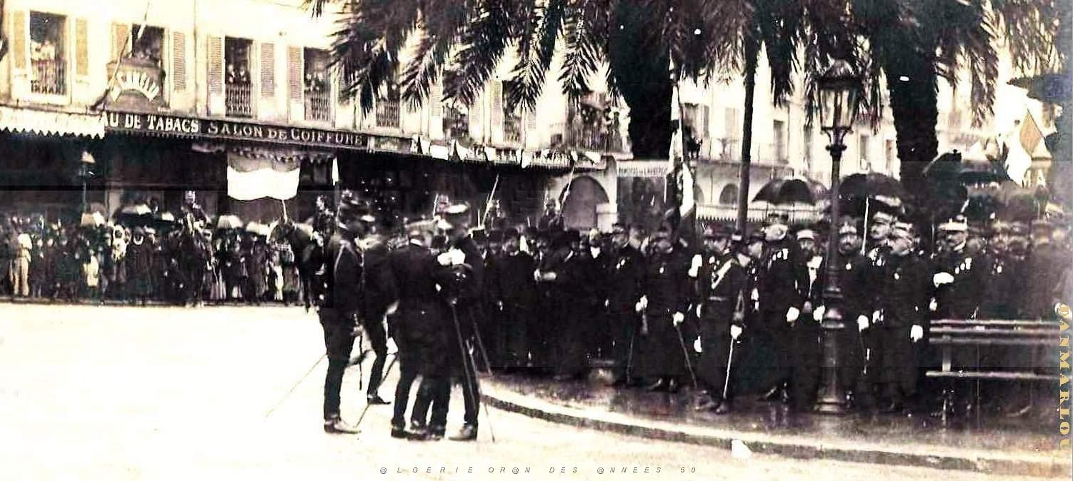 3093- Oran - Place Kleber - Medaille Militaire au General d'Amade2 - 1909.jpg